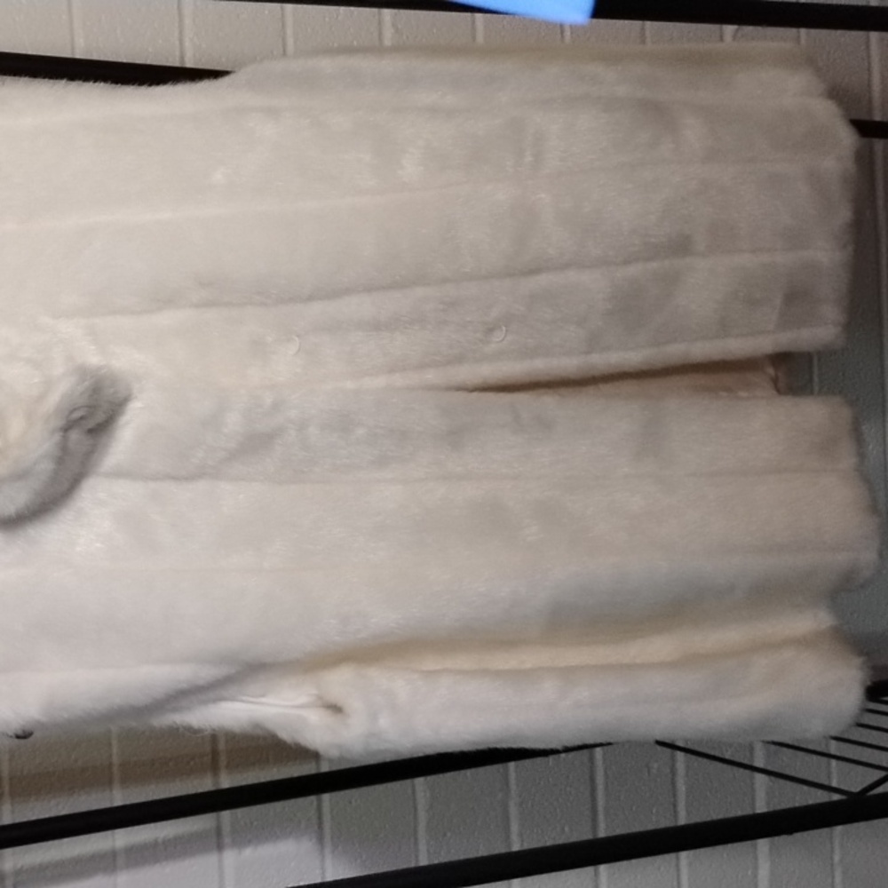 Olympia synthetic fur vest size 1x